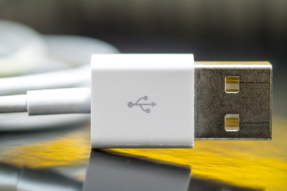 Anschluss eines USB-3- und USB-C-Steckers Anschluss eines USB-3- und USB-C-Steckers